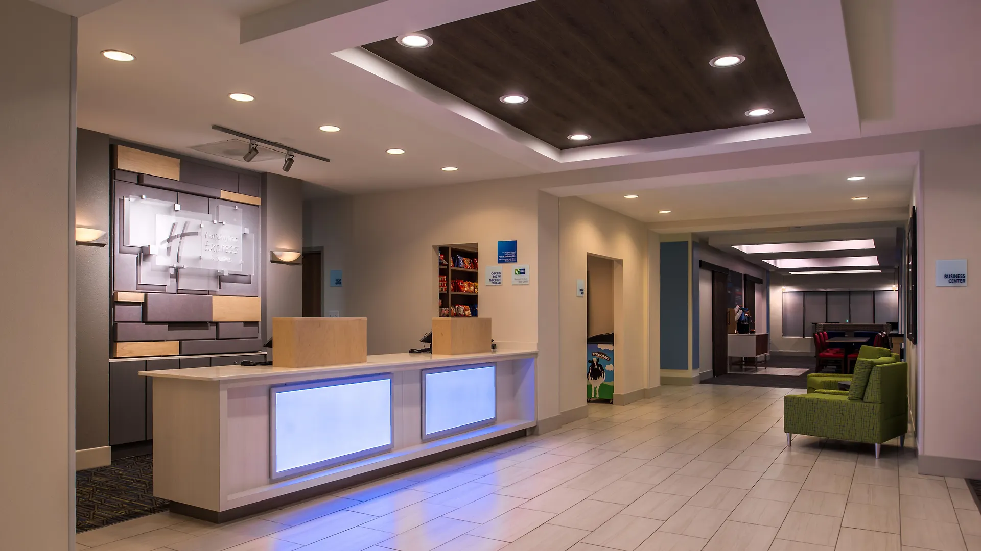 Holiday Inn Express Hotel & Suites Tampa-Anderson Road-Veterans Exp By Ihg West Chase